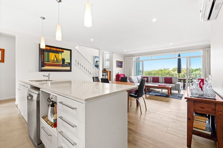 Photo of property in 60 Landmark Terrace, Orewa, 0931