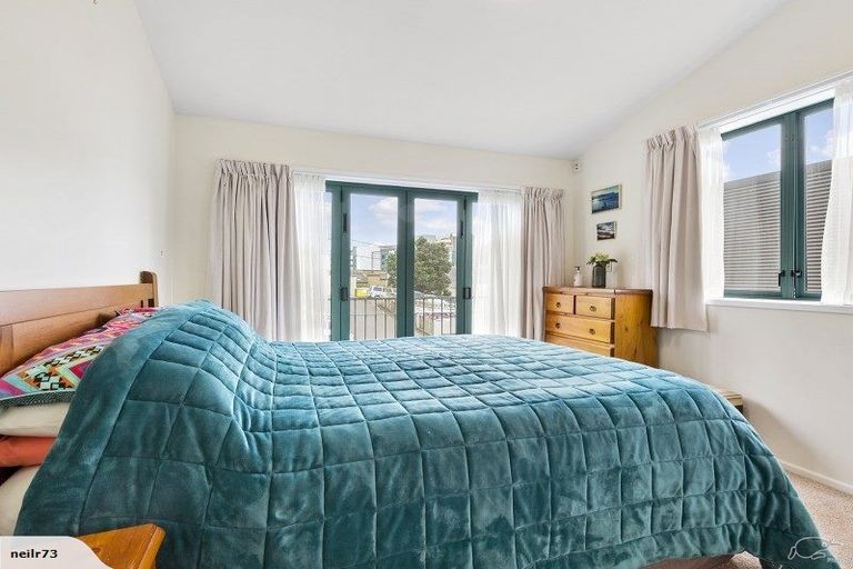 Photo of property in 8 Hall Avenue, Newtown, Wellington, 6021