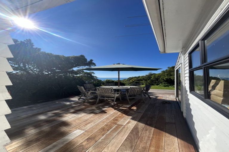 Photo of property in 15 Pukerua Beach Road, Pukerua Bay, 5026
