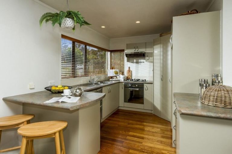 Photo of property in 1/112 Seaview Road, Glenfield, Auckland, 0629