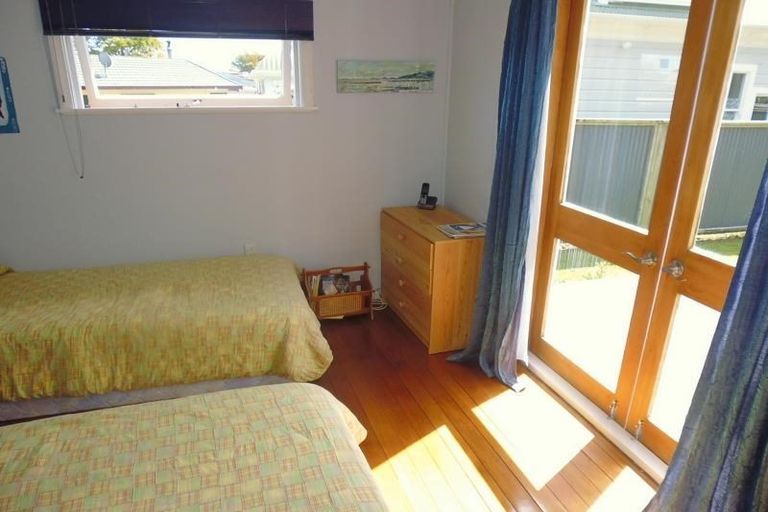 Photo of property in 7 Poneke Drive, Waikanae, 5036