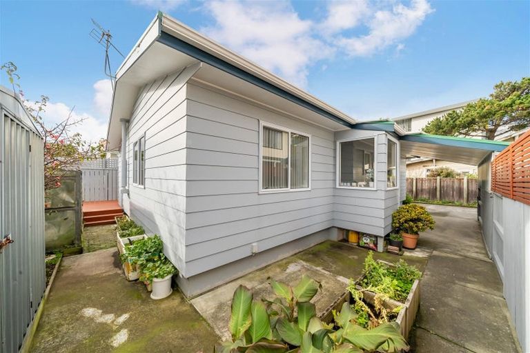 Photo of property in 35f2 Tahi Street, Miramar, Wellington, 6022