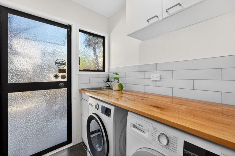 Photo of property in 2/36 Gatman Street, Birkdale, Auckland, 0626