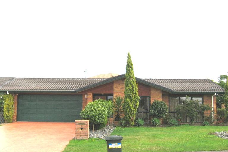 Photo of property in 1 Hoya Court, Henderson, Auckland, 0610