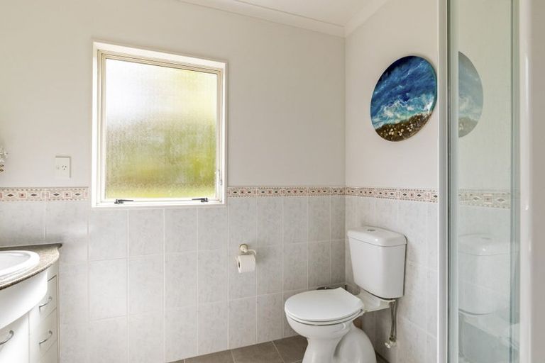 Photo of property in 6 San Angelo Court, Henderson, Auckland, 0612