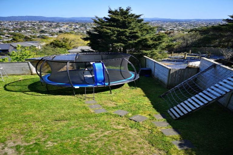 Photo of property in 43 Pleasant Road, Glen Eden, Auckland, 0602