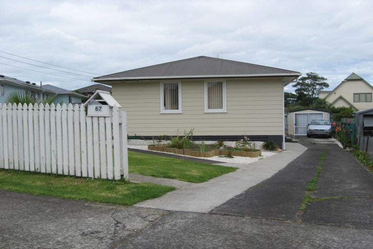 Photo of property in 67 Plumley Crescent, Mangere, Auckland, 2022