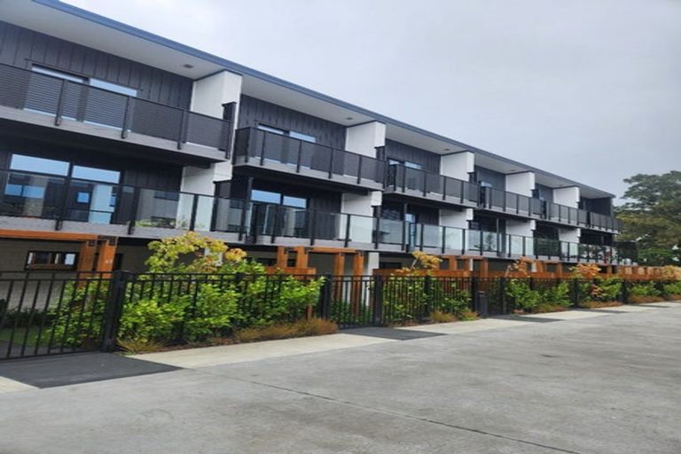 Photo of property in 5/61 Matipo Road, Te Atatu Peninsula, Auckland, 0610