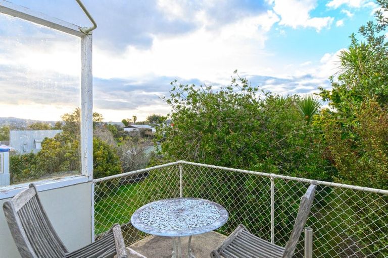 Photo of property in 17 Routley Drive, Glen Eden, Auckland, 0602