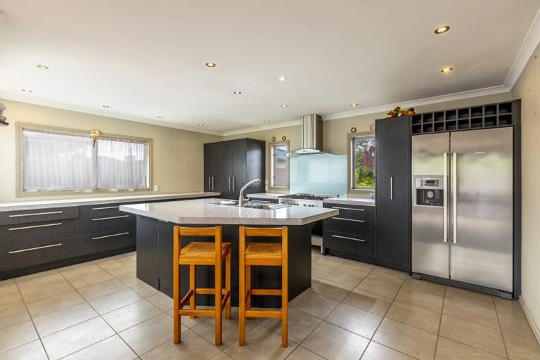 Photo of property in 13a Cambridge Terrace, Taradale, Napier, 4112