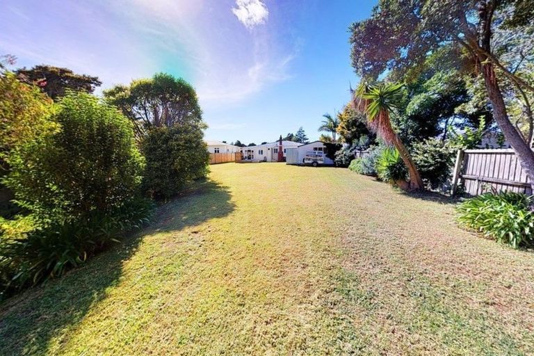 Photo of property in 20 Racecourse Road, Waiuku, 2123