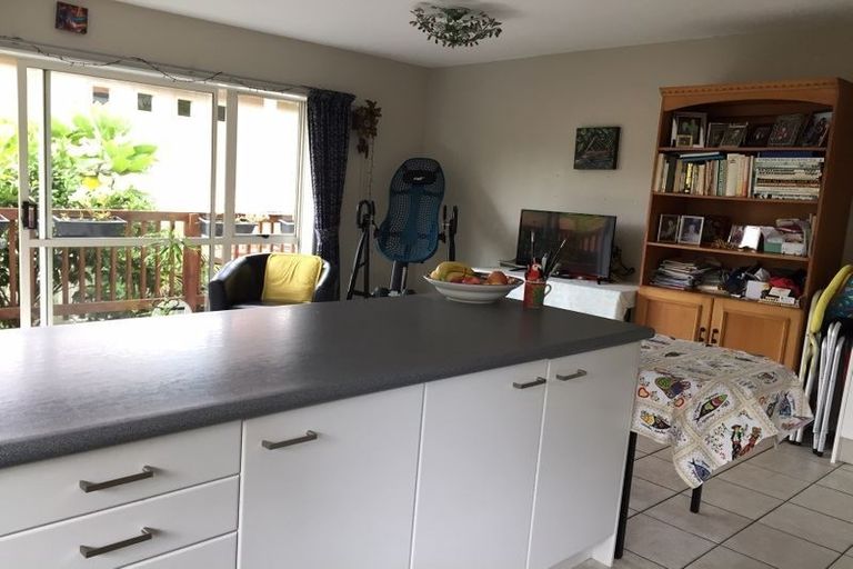 Photo of property in 10 Garden Lane, Torbay, Auckland, 0632