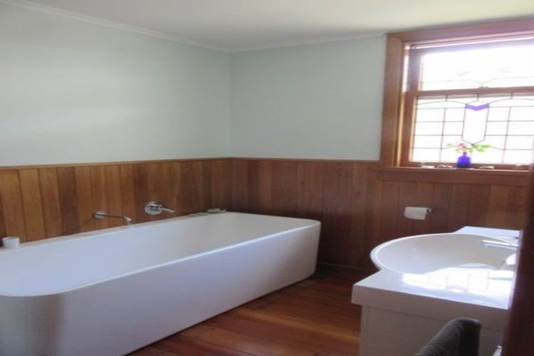 Photo of property in 48 Ferry Street, Seatoun, Wellington, 6022