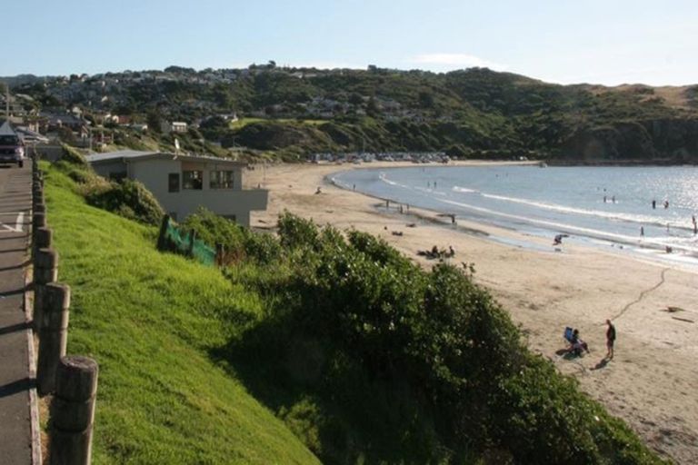Photo of property in 25a-d Tireti Road, Titahi Bay, Porirua, 5022