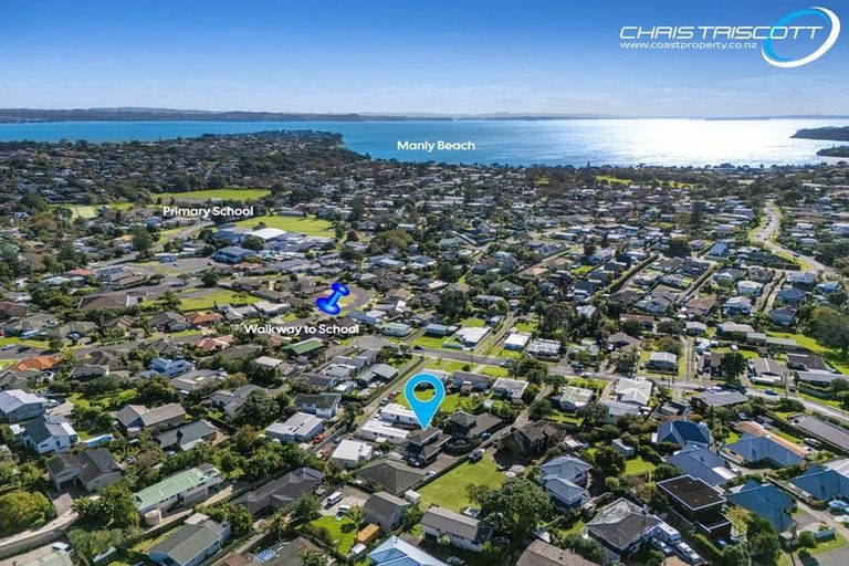 Photo of property in 2/12 Sundown Avenue, Manly, Whangaparaoa, 0930