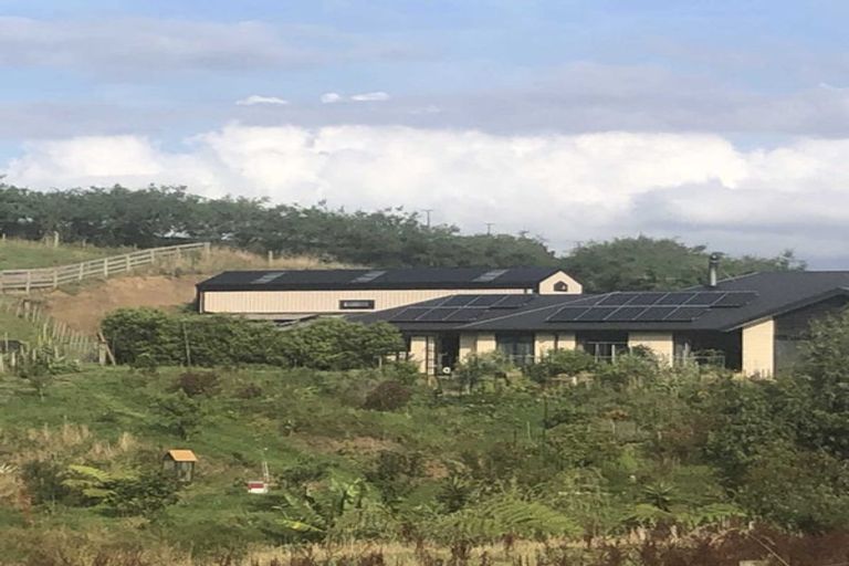 Photo of property in 2 Te Ara Karoiroa Road, 4374