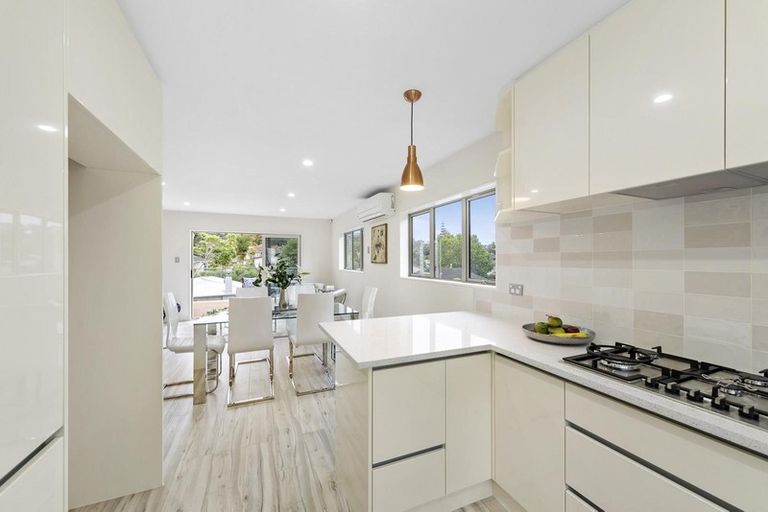 Photo of property in 30a Dolbear Street, Titirangi, Auckland, 0604