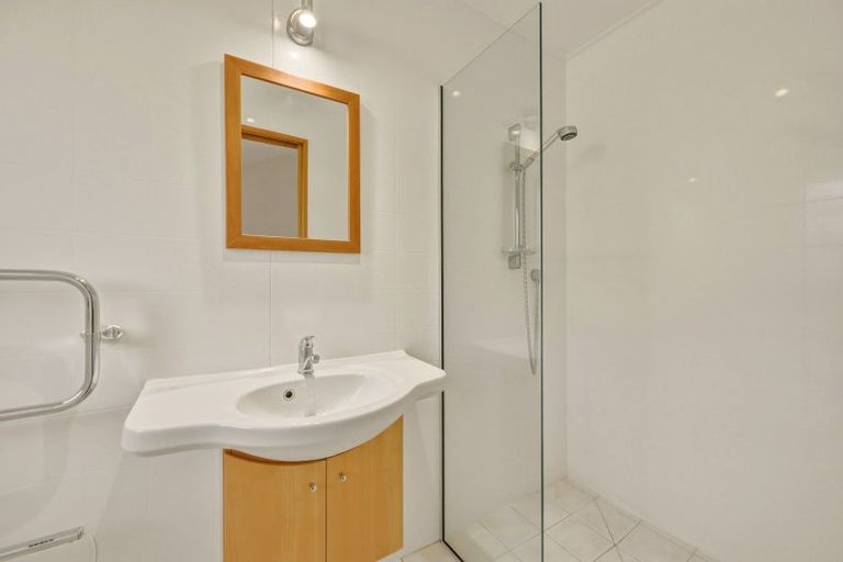Photo of property in 3 Atherton Place, Wanaka, 9305