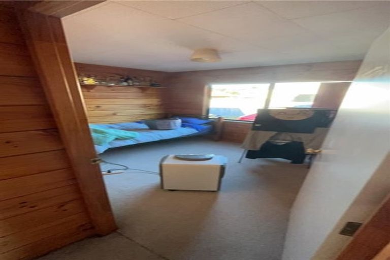 Photo of property in 36 Meadowvale Rise, Titirangi, Auckland, 0604