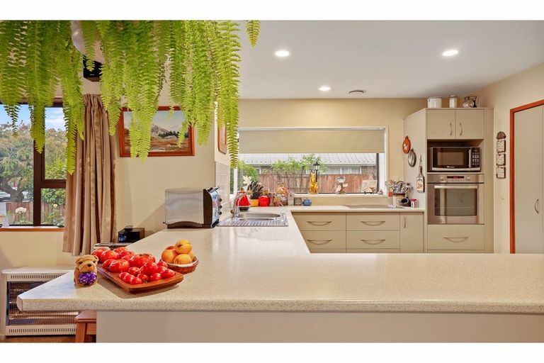 Photo of property in 17 Kingsbury Avenue, Rangiora, 7400