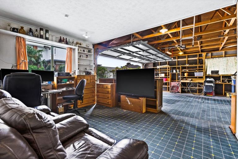 Photo of property in 17a Dinton Street, Russley, Christchurch, 8042