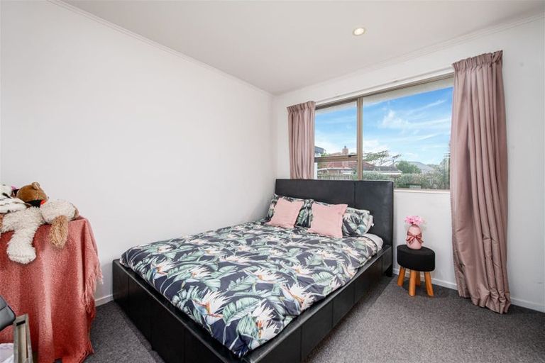 Photo of property in 8 Forest Hill Road, Henderson, Auckland, 0612