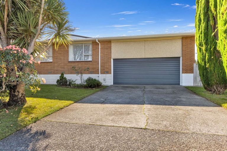 Photo of property in 39 Nevada Drive, Merrilands, New Plymouth, 4312