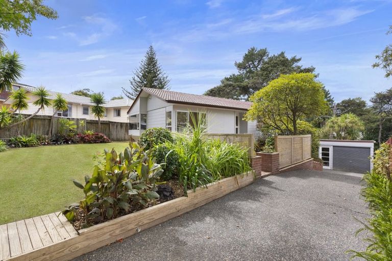Photo of property in 15 Cunliffe Place, Glenfield, Auckland, 0629