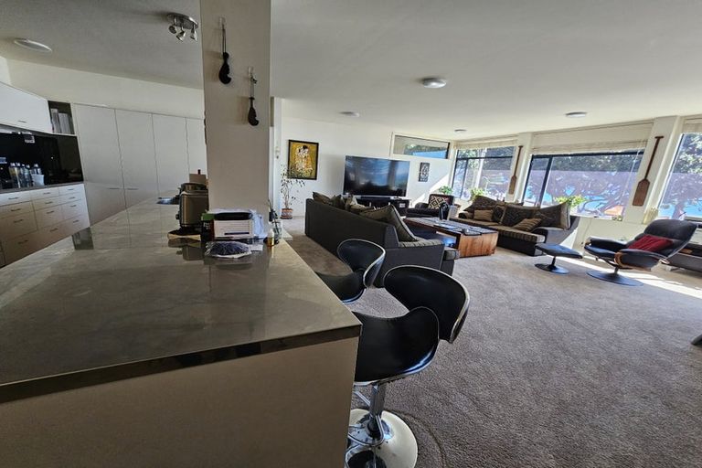 Photo of property in 222 Oriental Parade, Oriental Bay, Wellington, 6011
