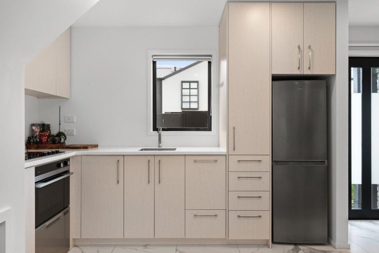 Photo of property in 2/41 Gracefield Avenue, Christchurch Central, Christchurch, 8013