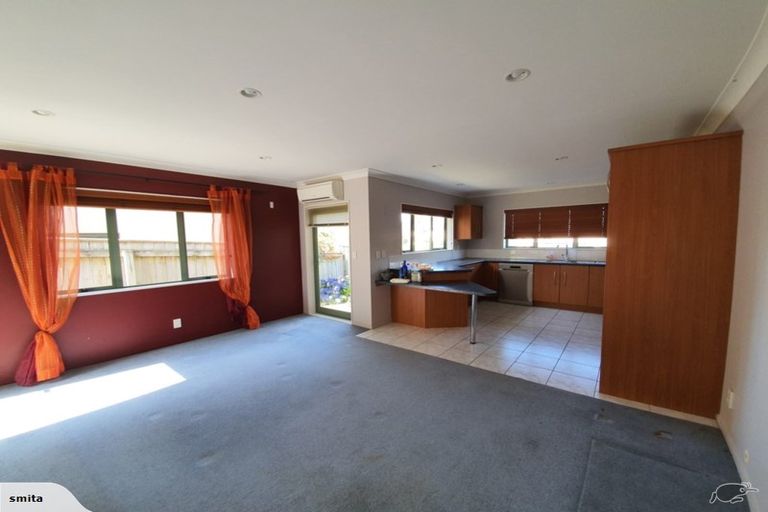 Photo of property in 18 Chippenham Grove, Churton Park, Wellington, 6037