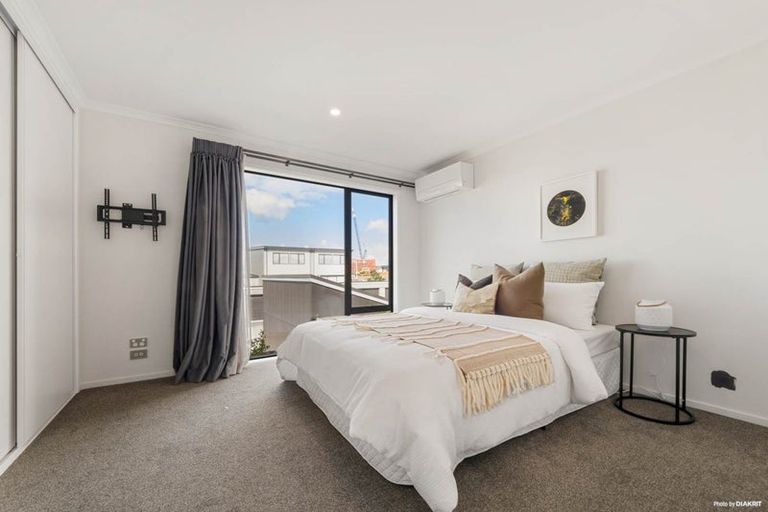 Photo of property in 8 Walter Merton Road, Hobsonville, Auckland, 0616