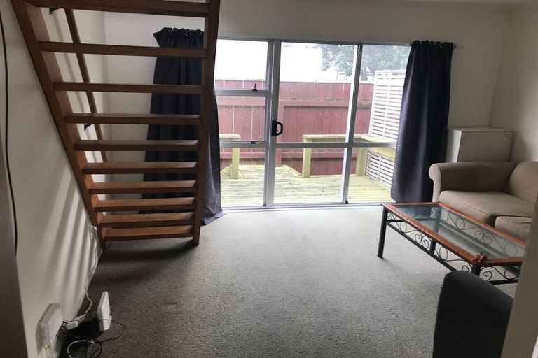 Photo of property in 2/12 Cardall Street, Newtown, Wellington, 6021