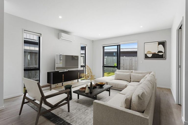 Photo of property in 31 Parkmore Drive, Rosehill, 2113