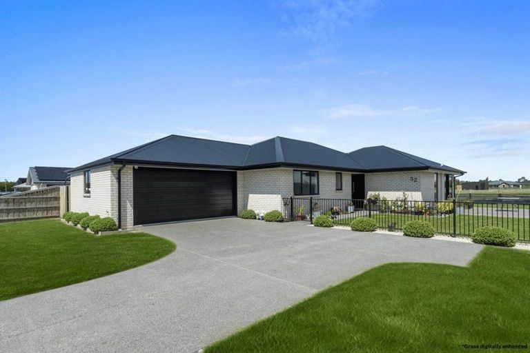 Photo of property in 32 Plover Avenue, Amberley, 7410