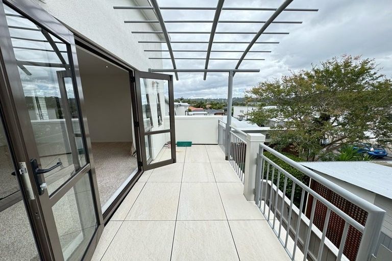 Photo of property in The Grange, 20/92 Bush Road, Albany, Auckland, 0632