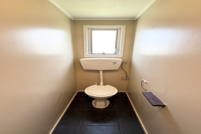 Photo of property in 2/856 East Coast Road, Northcross, Auckland, 0630