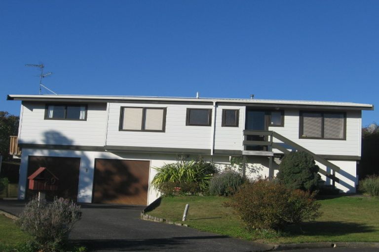 Photo of property in 29 James Cook Drive, Whitby, Porirua, 5024