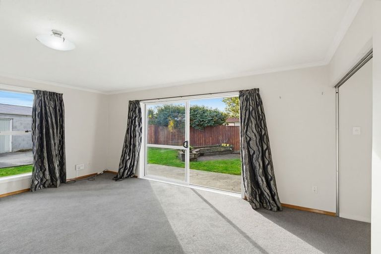 Photo of property in 10 Aztec Place, Redwood, Christchurch, 8051