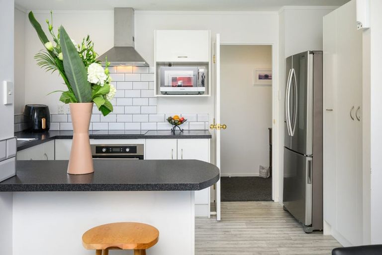 Photo of property in 11 Jordan Way, Kelvin Grove, Palmerston North, 4414