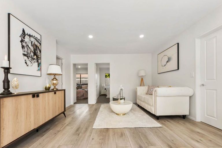 Photo of property in 2/33 Hattaway Avenue, Bucklands Beach, Auckland, 2012