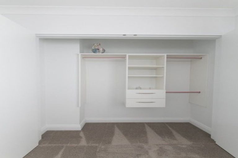 Photo of property in 69 Bordeaux Parade, Te Atatu South, Auckland, 0610