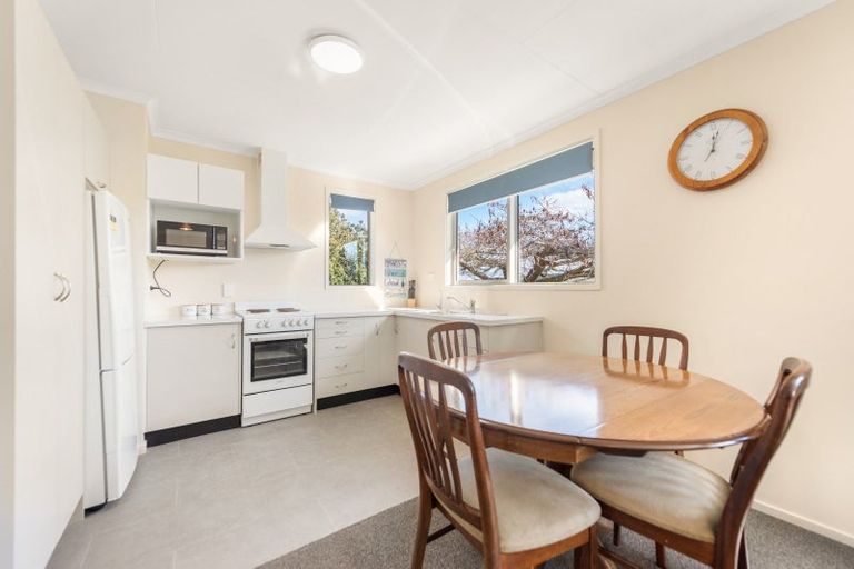 Photo of property in 42 Newburn Street, Waikaia, 9778