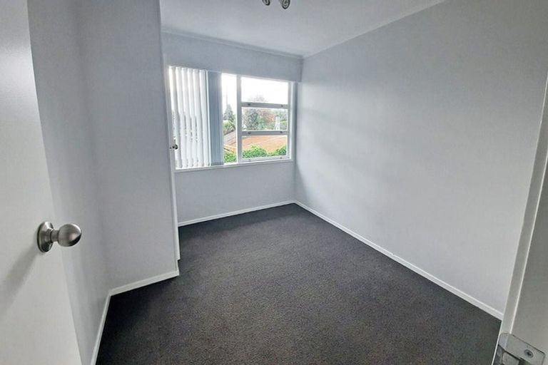 Photo of property in 1/223 Eskdale Road, Birkenhead, Auckland, 0626