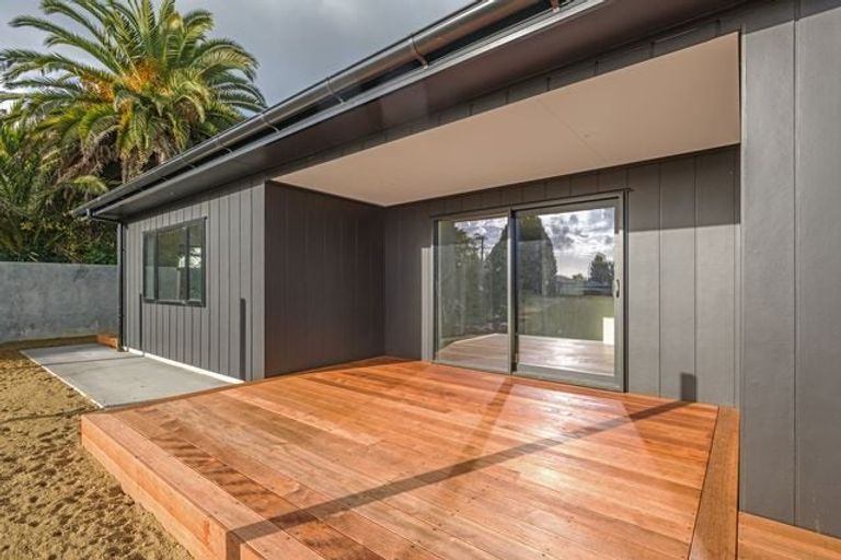 Photo of property in 114a Bartholomew Road, Levin, 5510