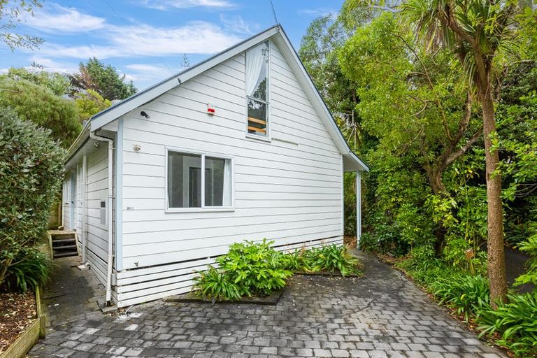 Photo of property in 54f2 Hungerford Road, Houghton Bay, Wellington, 6023