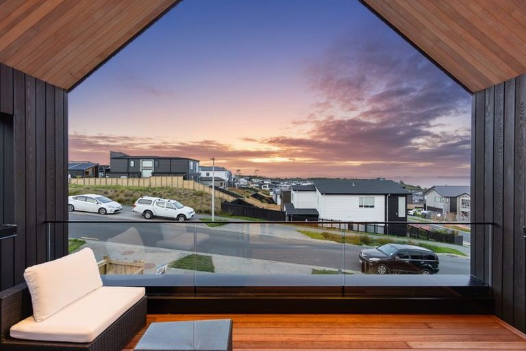 Photo of property in 53 Kumukumu Road, Long Bay, Auckland, 0630