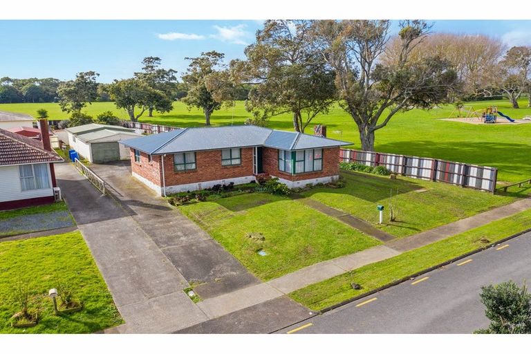 Photo of property in 16 Imrie Avenue, Mangere, Auckland, 2022