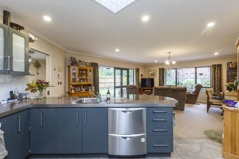 Photo of property in 7 Heritage Place, Terrace End, Palmerston North, 4410