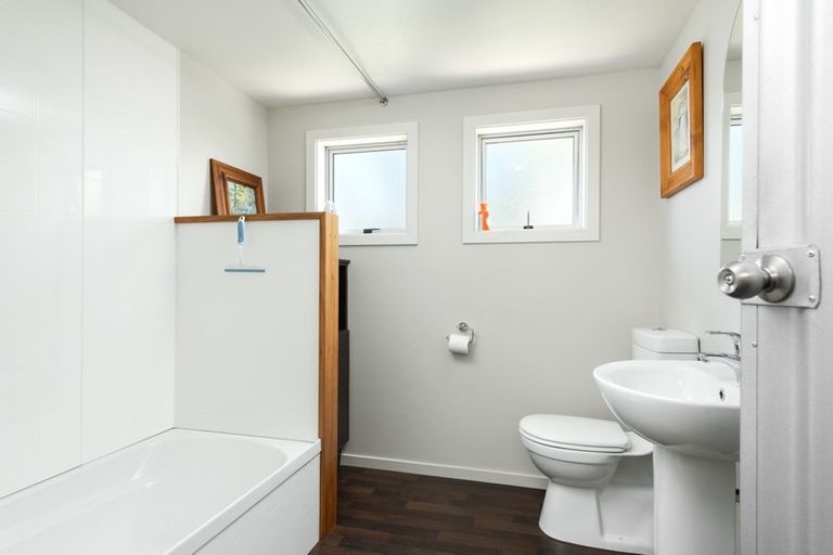 Photo of property in 14 Beach Road, Waikawa, Picton, 7220
